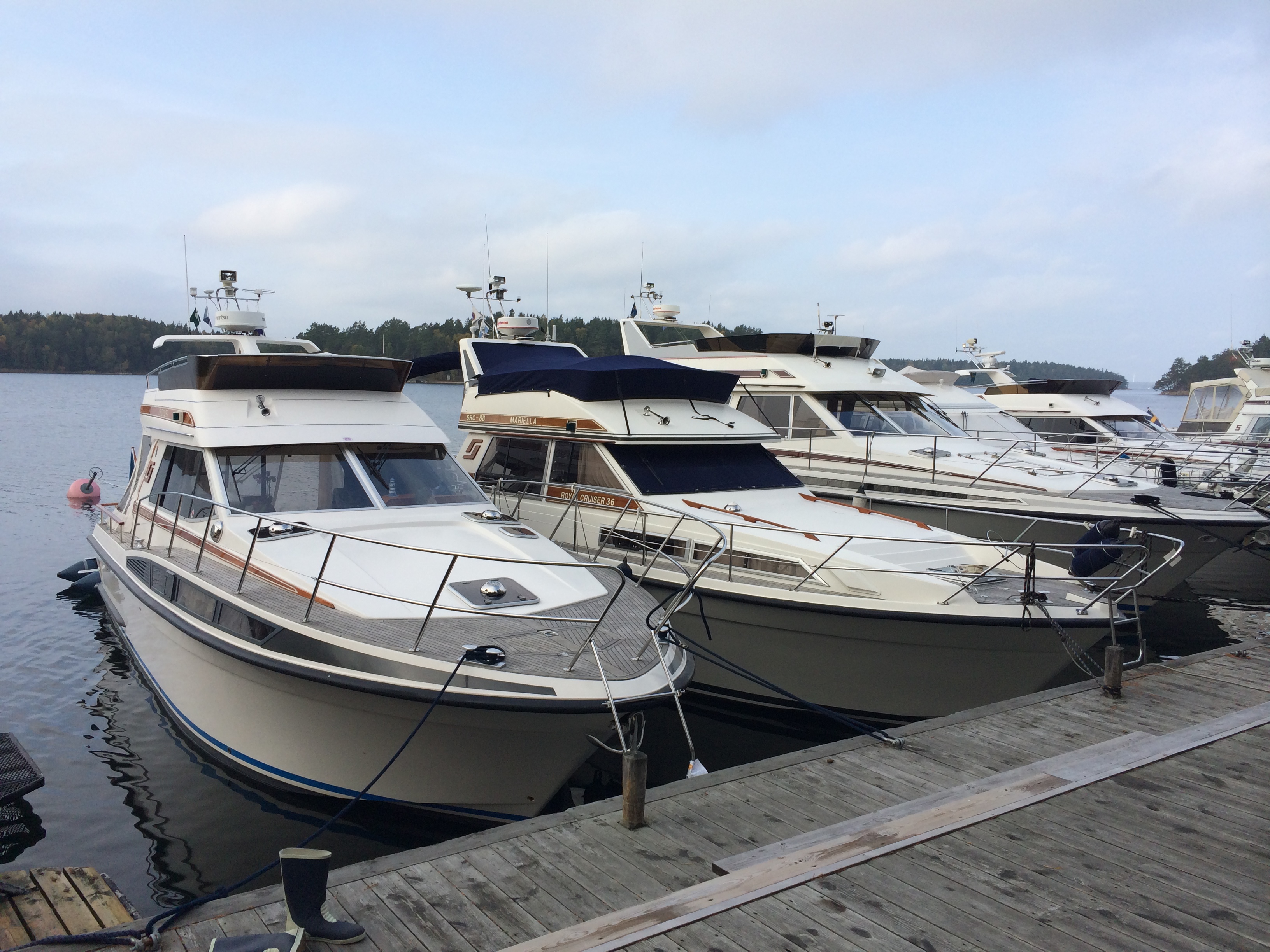 Storebro Royal Cruiser Club en märkesbåtklubb besöker Grisslehamn den 24/7