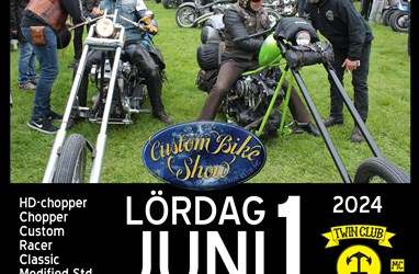 Poster med 2 motorcyklister som anländer i parken samt plats och datum mm