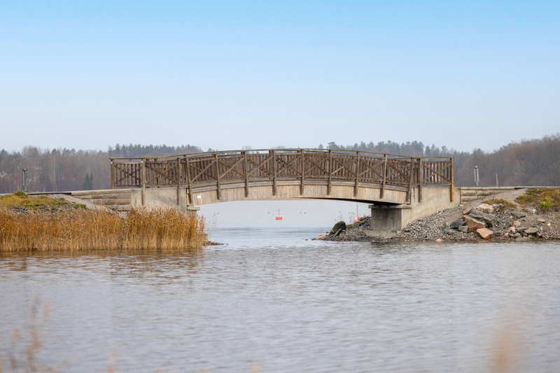 Borgm&auml;starbron, bro ut till naturreservatet Borgm&auml;starholmen