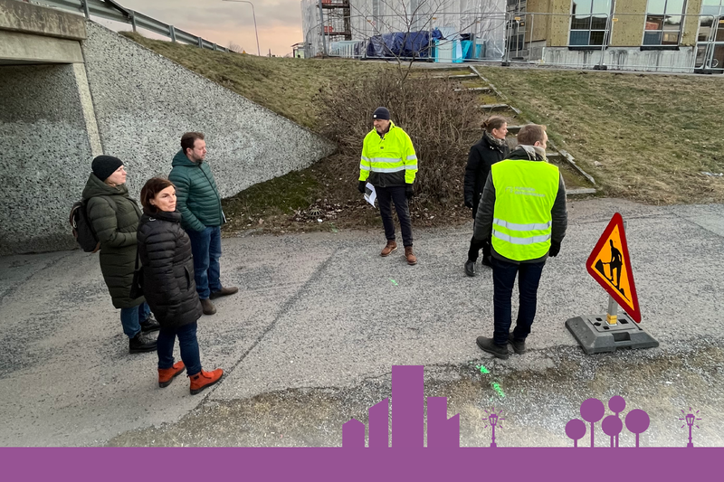 Sex personer utanför en tunnel i februari.