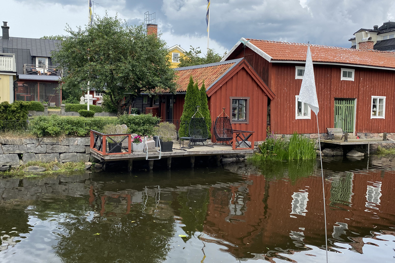 Vit flagga i Norrtäljeån
