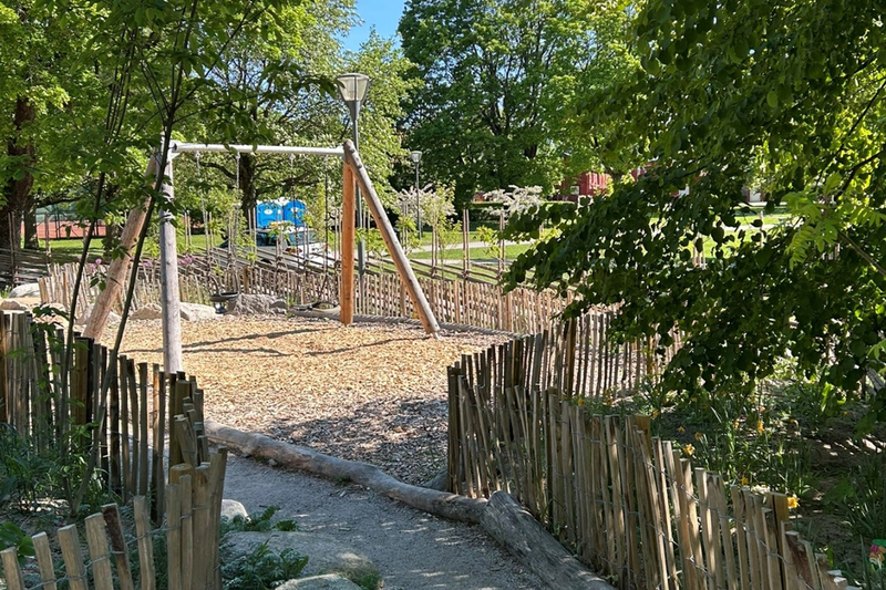 Inspirationsbilder på lekotopmiljöer