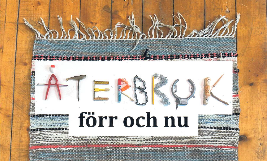 En affisch med bild av trasmatta med texten Återvinning  sommarutställning 2026 på Hembygdsgården i Rånäs.öppet 24 juni till17 augusti Onsdagar 17-20 söndagar 12-16