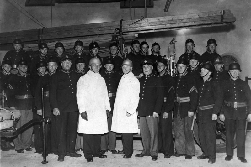 Svartvit bild på brandkåren 1940