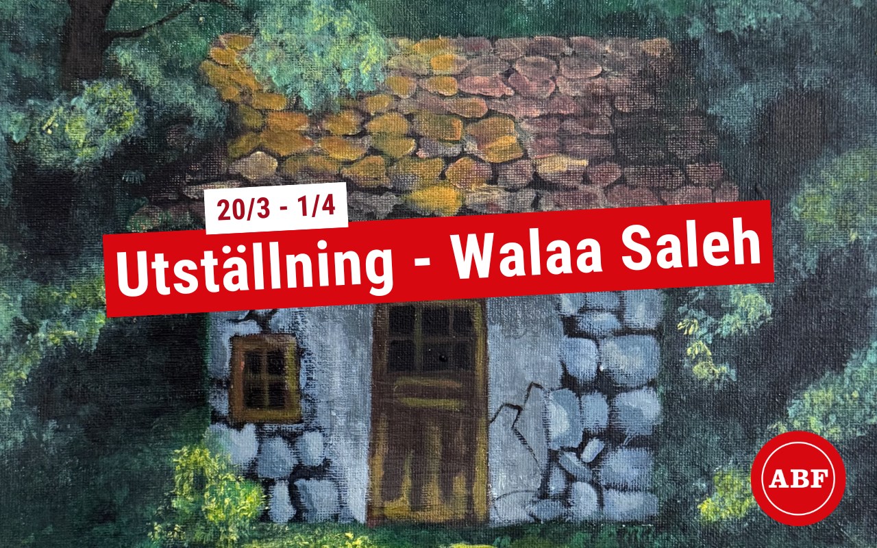 En målning på duk av en stuga omgiven av grönska.