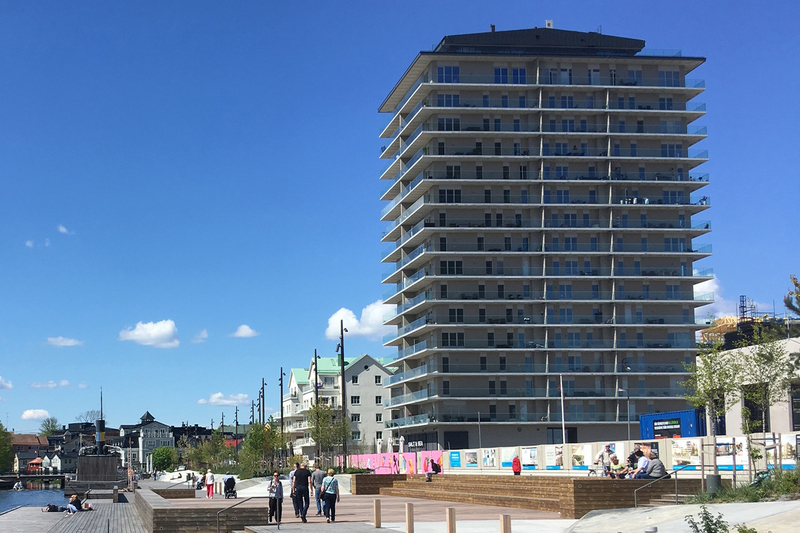 Hamnpromenaden i Norrt&auml;lje hamn maj 2020.