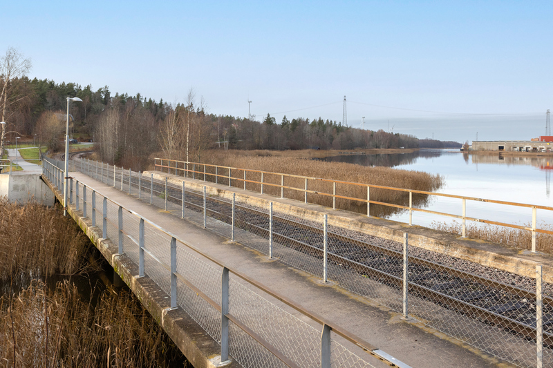 Sk&auml;rstabron i Hallstavik