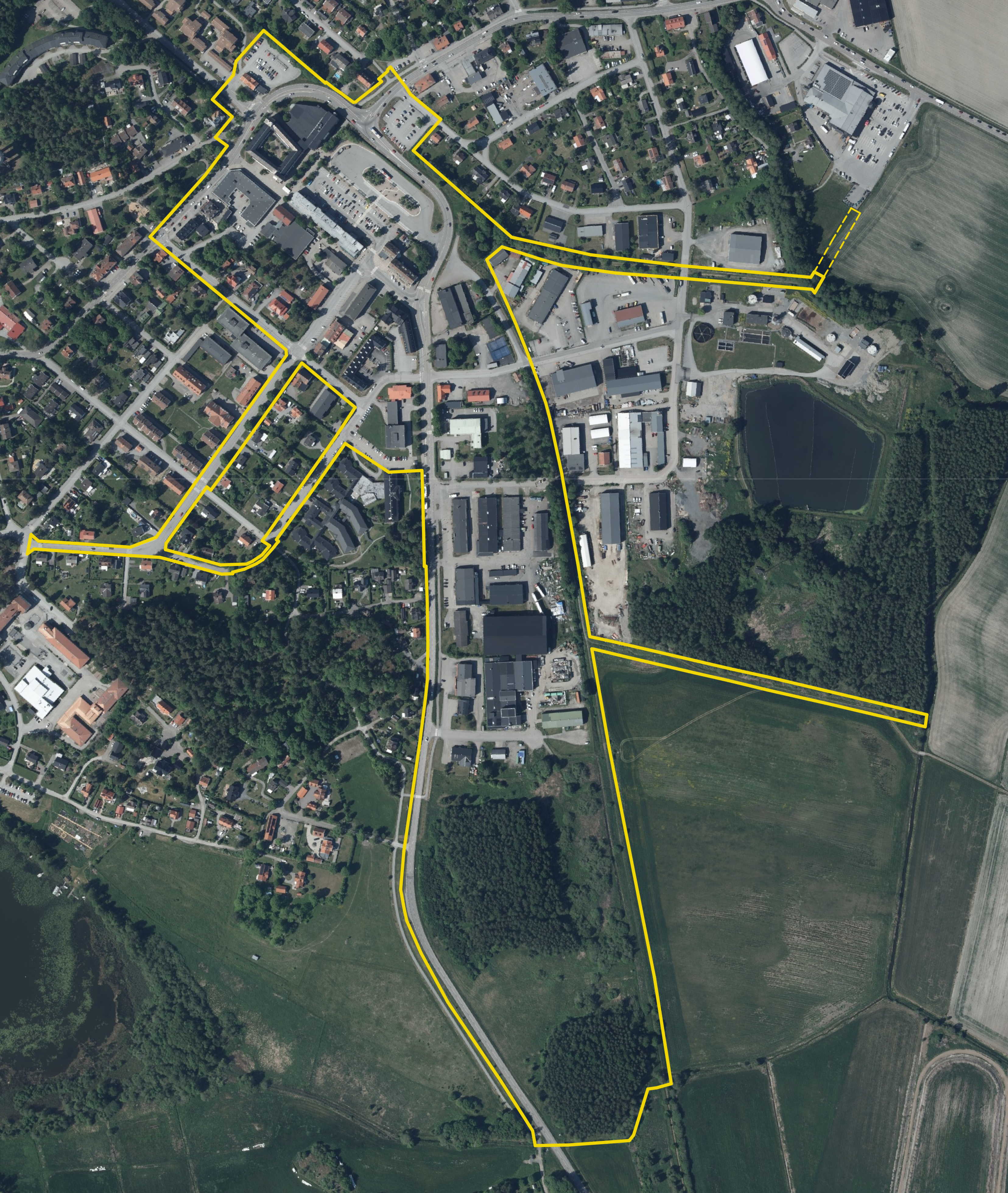 En karta över Rimbo med gula linjer som visar avgränsning för projektet.