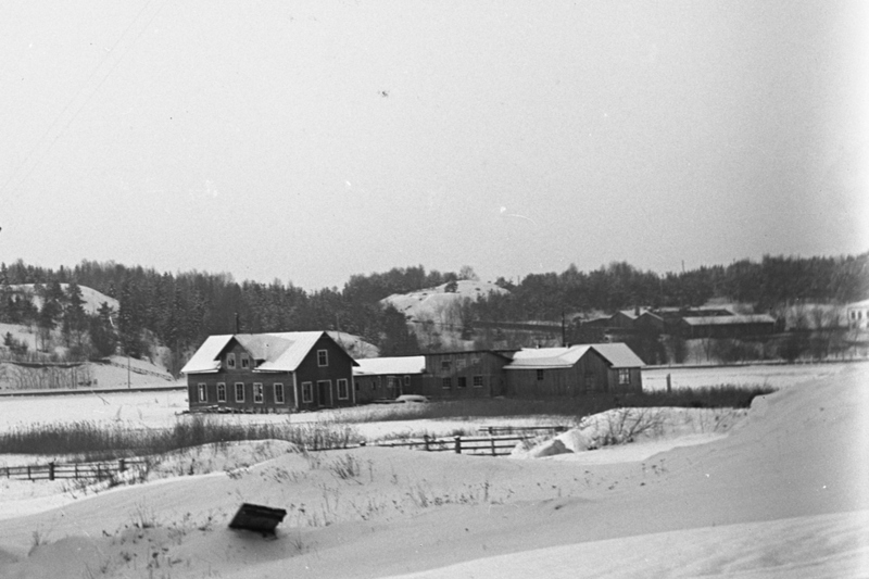 Vinterbild med Port Arthurs mekaniska verkstad.