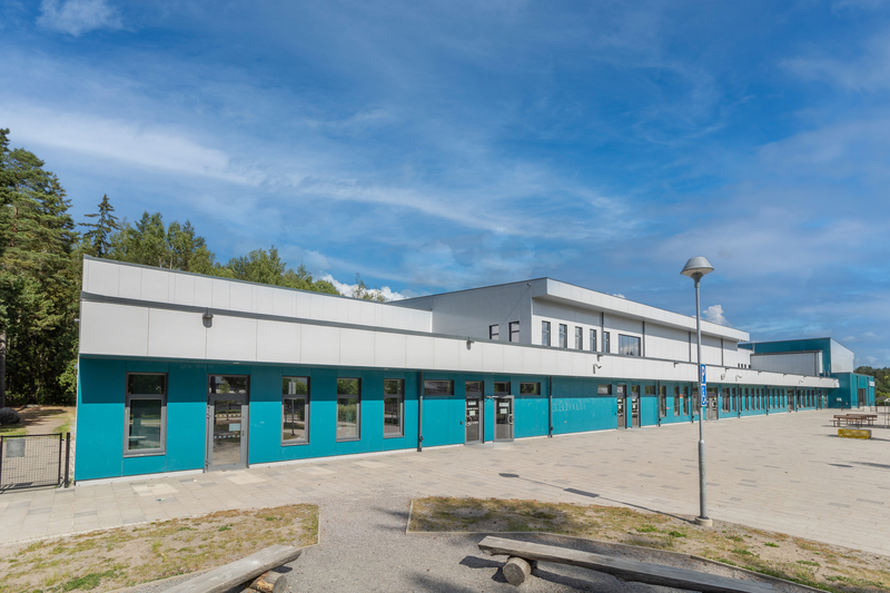 Elever på Bålbroskolans skolgård.